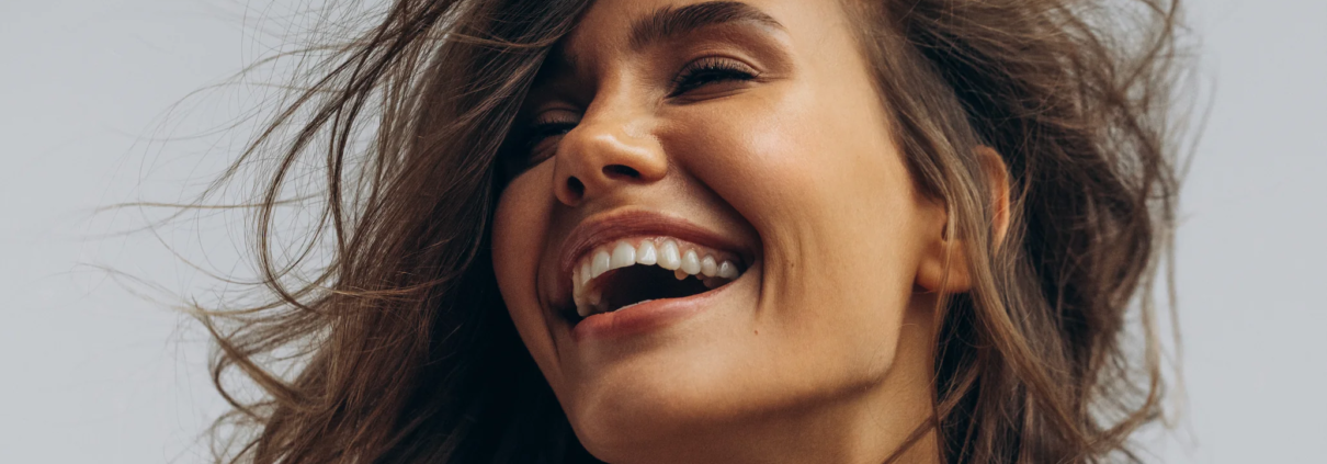 Glücklich nach Gesichtsbehandlung Glücklich nach Gesichtsbehandlung