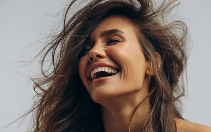 Glücklich nach Gesichtsbehandlung Glücklich nach Gesichtsbehandlung